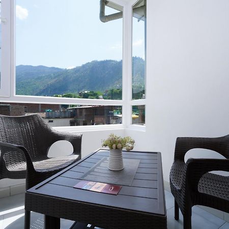 Hotel Kullu Valley Zewnętrze zdjęcie