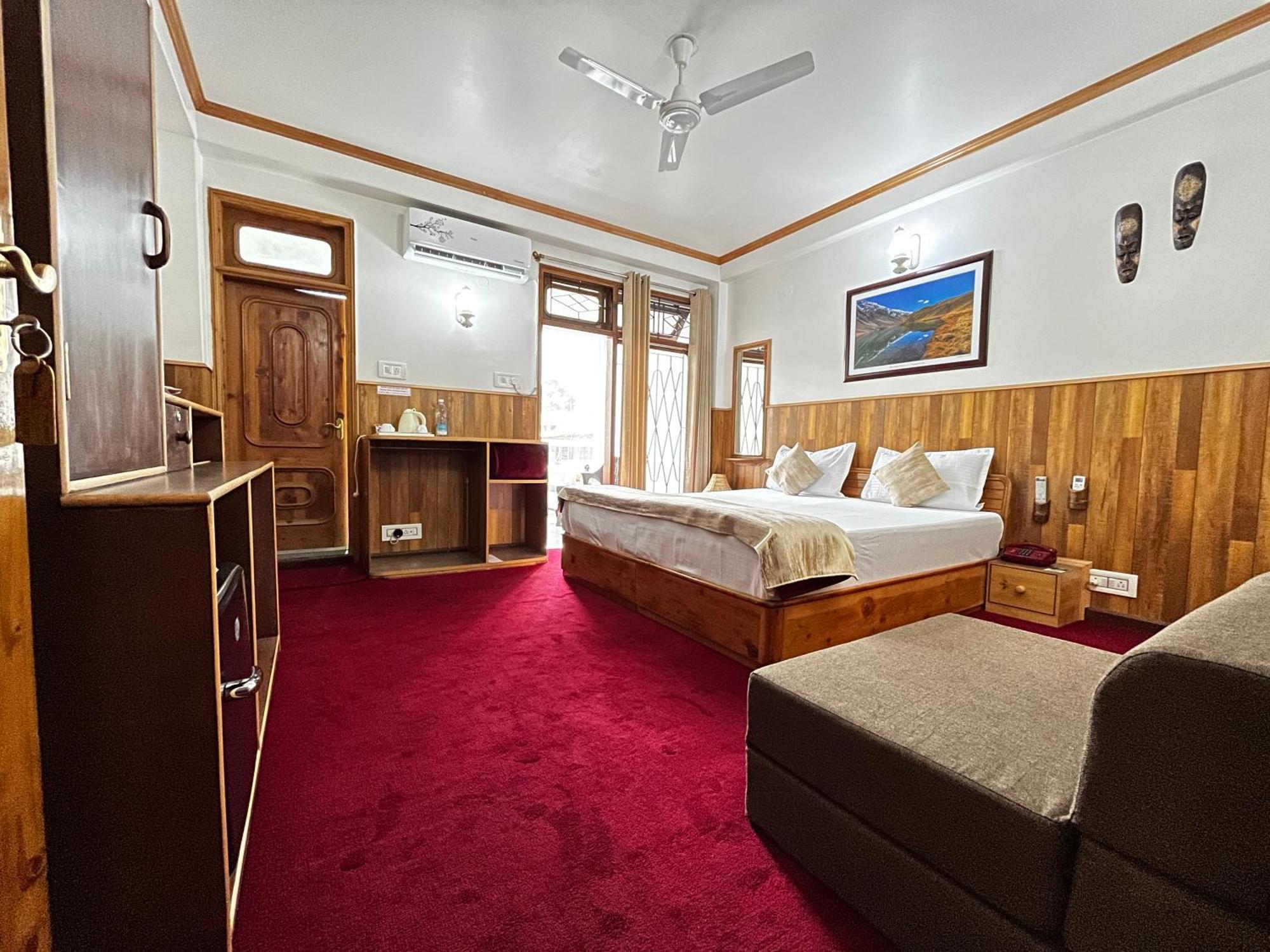 Hotel Kullu Valley Zewnętrze zdjęcie