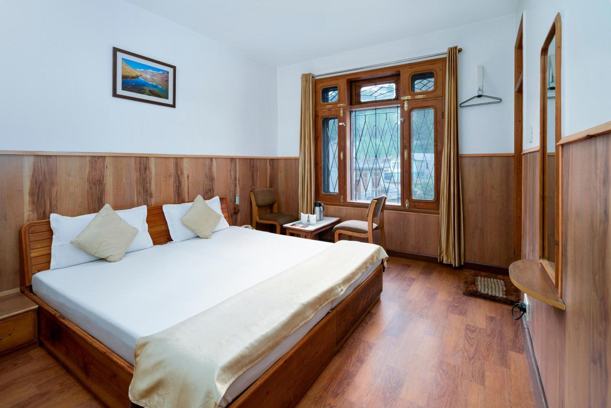 Hotel Kullu Valley Zewnętrze zdjęcie