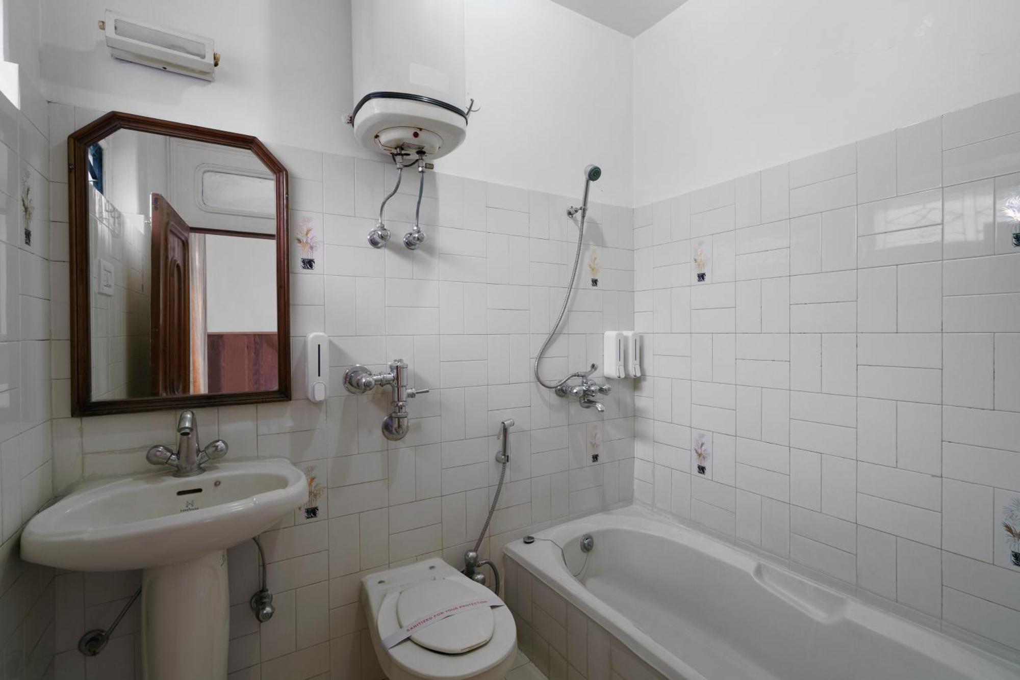 Hotel Kullu Valley Zewnętrze zdjęcie