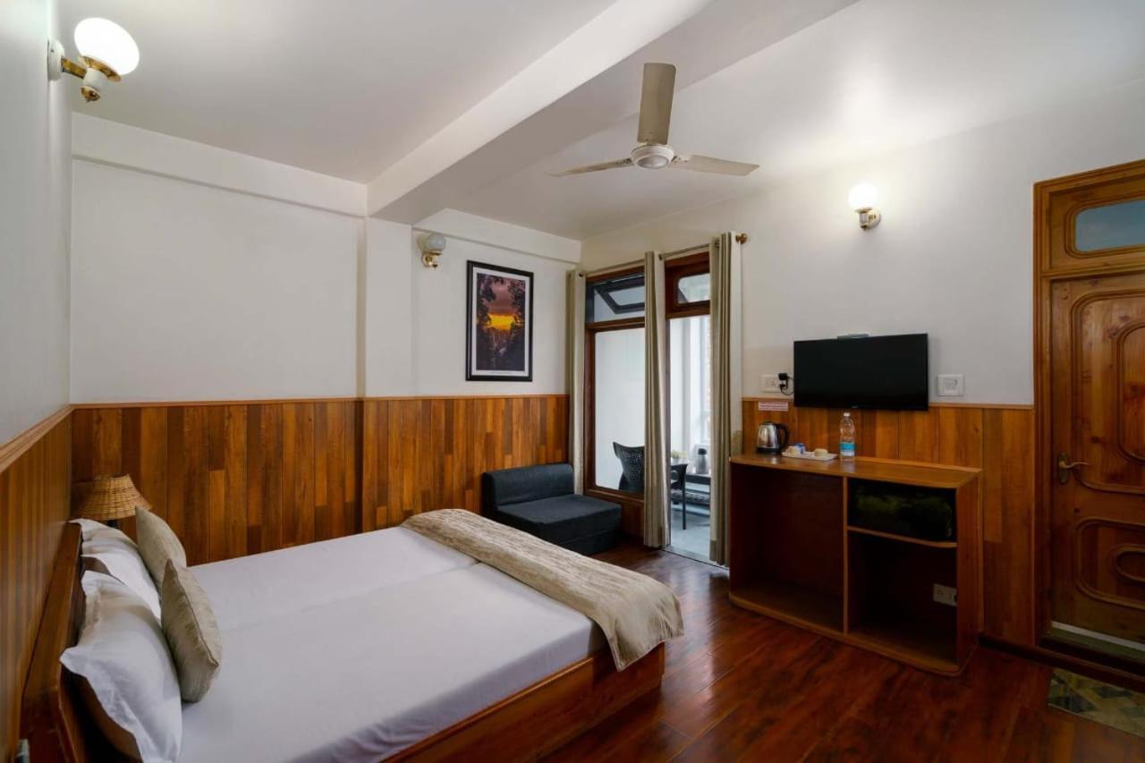 Hotel Kullu Valley Zewnętrze zdjęcie