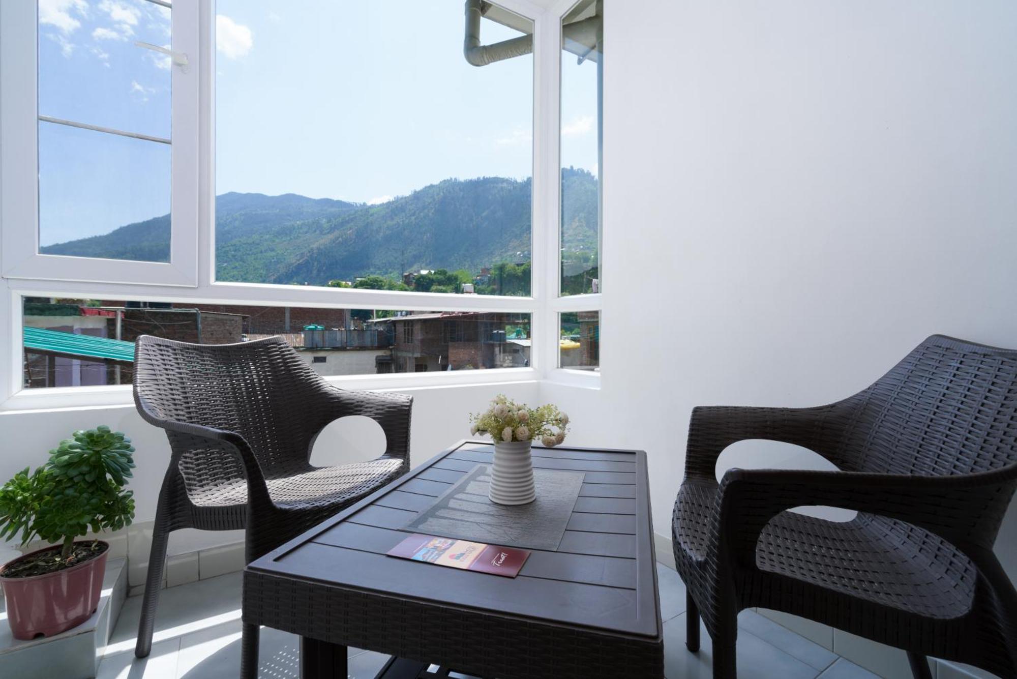 Hotel Kullu Valley Zewnętrze zdjęcie