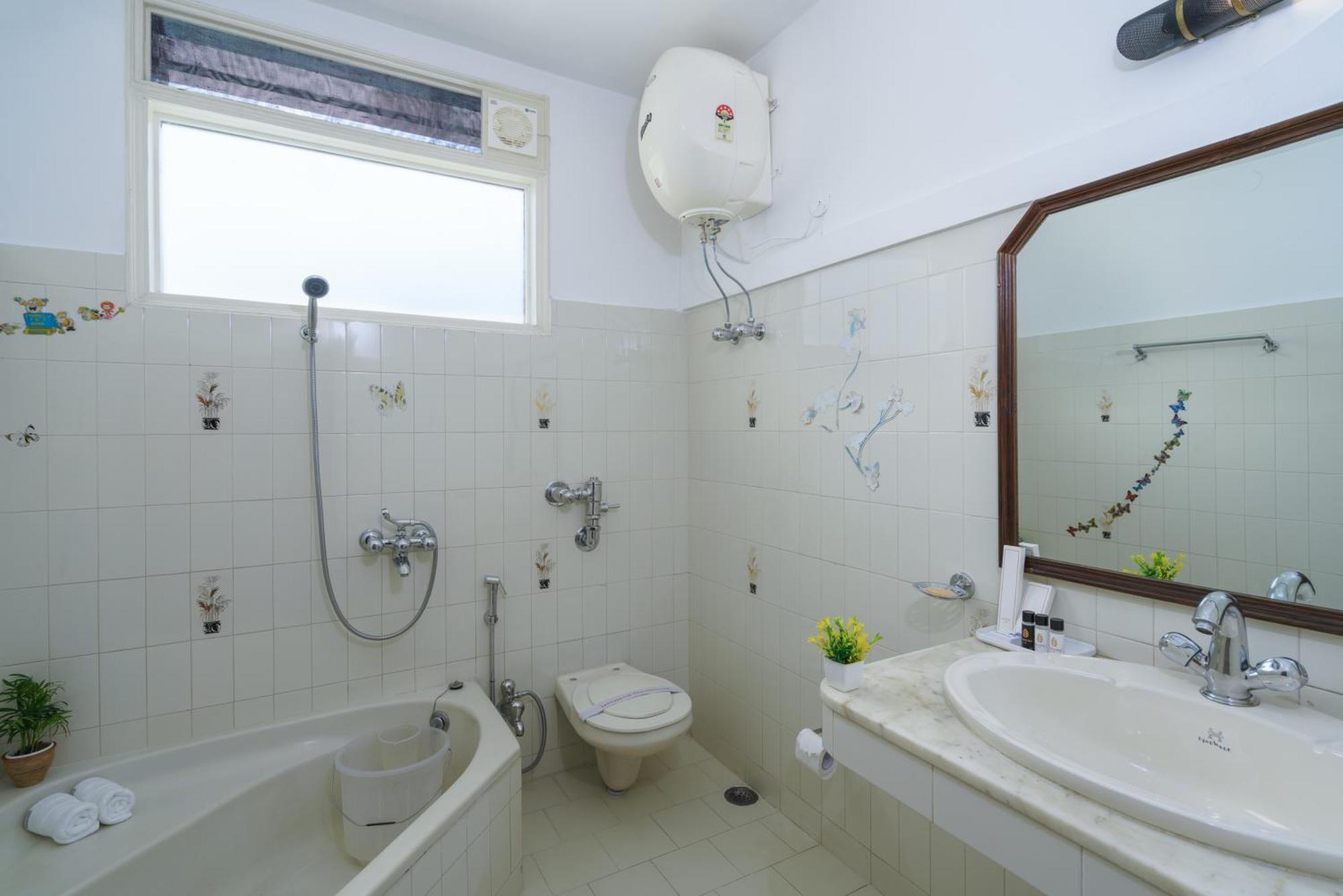 Hotel Kullu Valley Zewnętrze zdjęcie