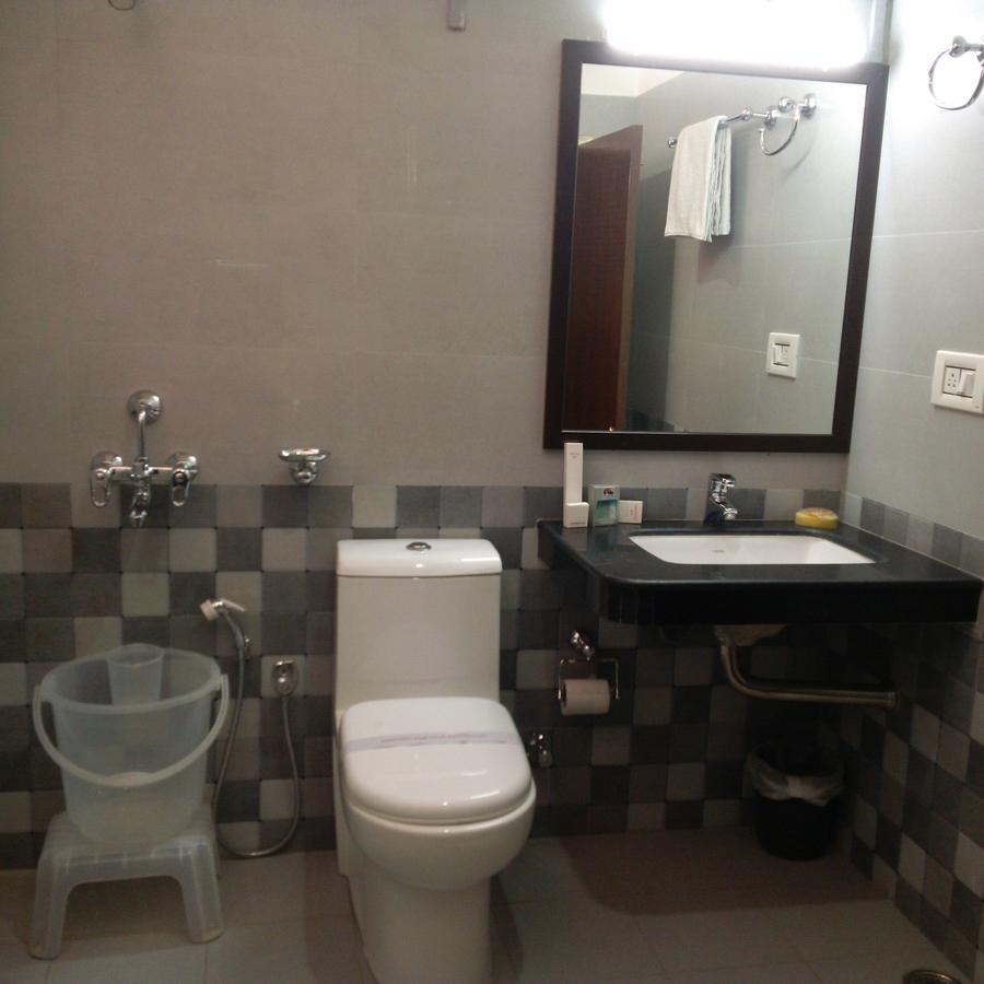 Hotel Kullu Valley Zewnętrze zdjęcie
