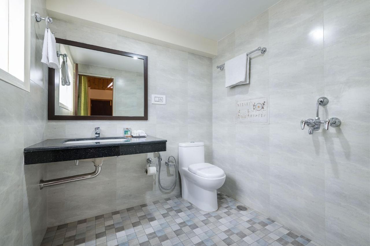 Hotel Kullu Valley Zewnętrze zdjęcie